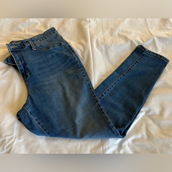 Universal Thread Jeans - Picture 4 of 5